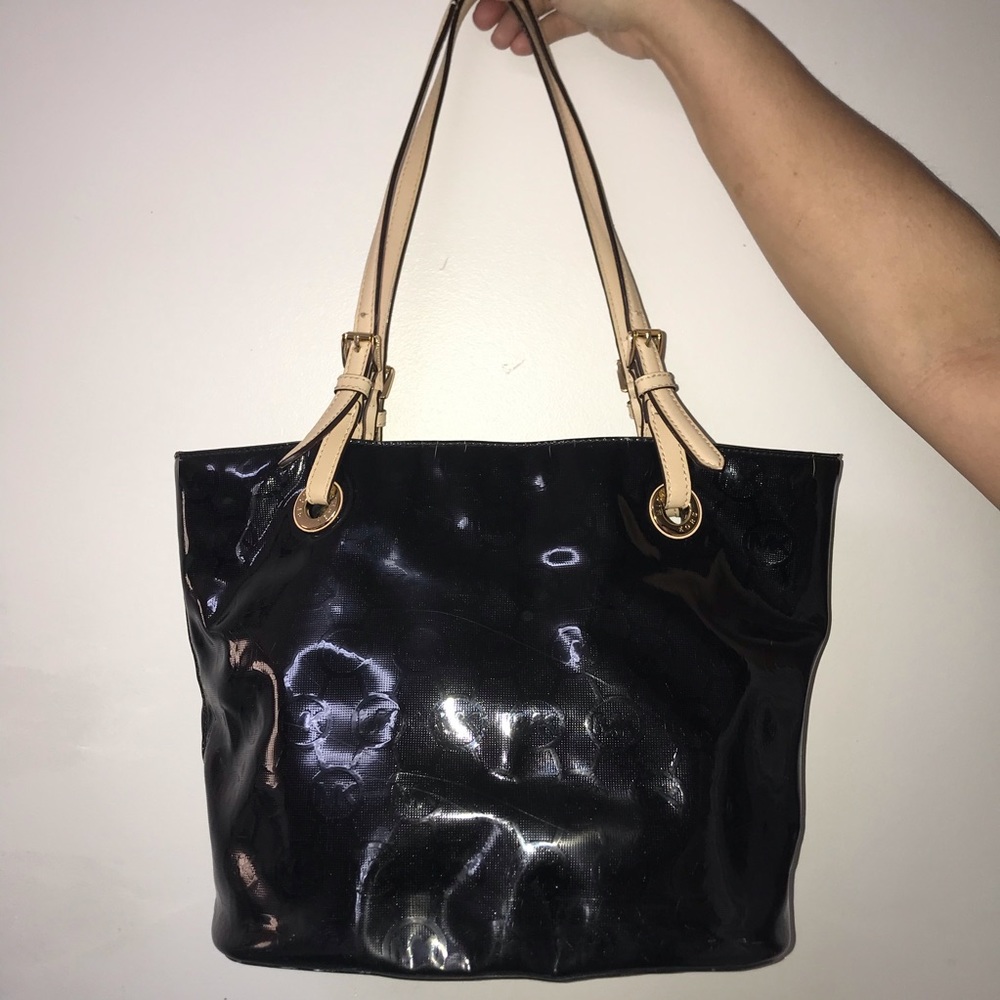 BLACK MICHAEL KORS PURSE